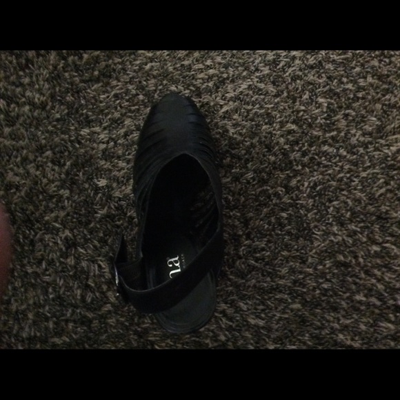 Sandals - Picture 3 of 3